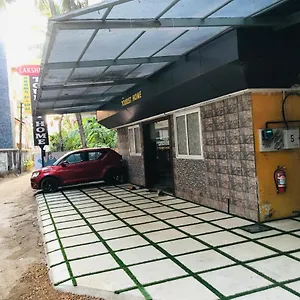  Hotel Lakshmi Tourist India